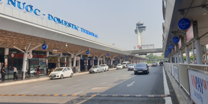 Tan Son Nhat Airport pick up or drop off